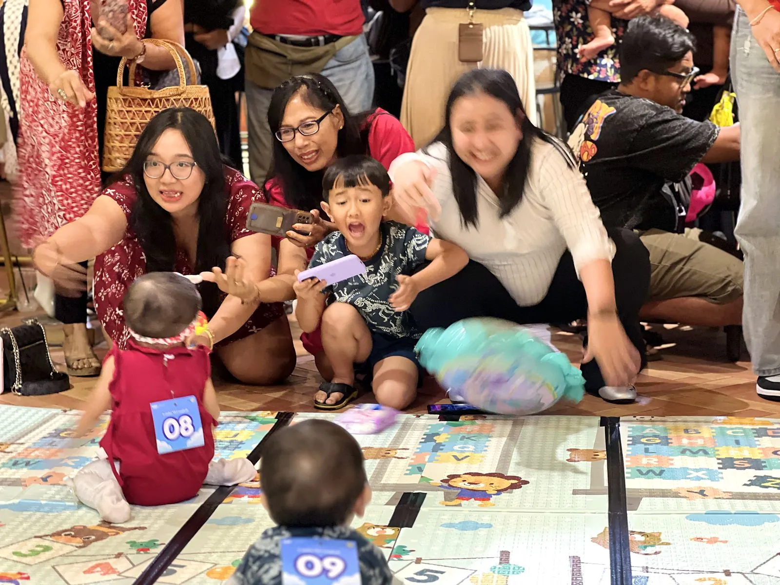 Baby crawling race – Mom & Baby Festival