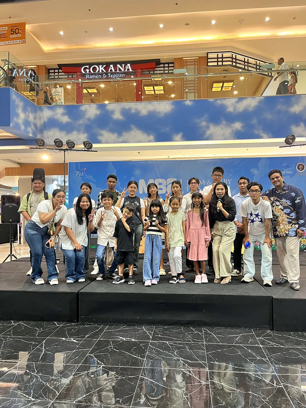 Group photo on stage – Mom & Baby Festival